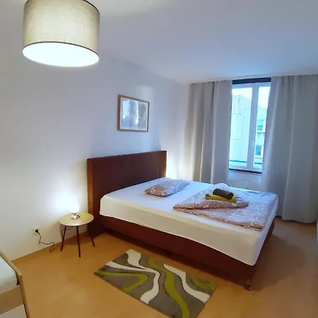 Apartment Lea-apartment, 2 Raum, Balkon Tg Zentral Am Park Leipzig
